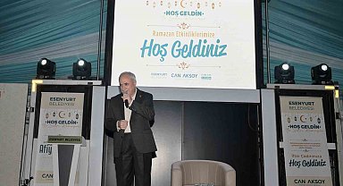 Esenyurt Belediyesi'nin Ramazan etkinliklerinde Nurullah Genç Esenyurtlularla buluştu