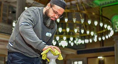 Esenyurt'ta camiler Ramazan'a hazır: Camiler dip köşe temizleniyor