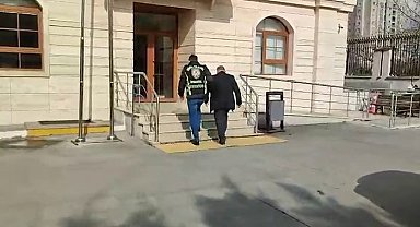 Esenyurt'ta servis şoförü trafik tartışmasında otomobil sürücüsüne saldırdı: O anlar kamerada