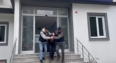 Eşini, çocuklarının gözü önünde bıçaklayarak öldüren adam adliyeye sevk edildi