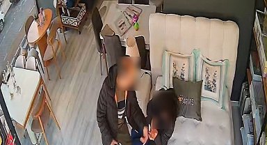 Eşini mobilya mağazasında darbetti: O anlar kamerada