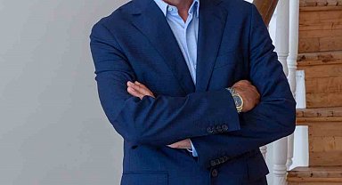 Eşini oyuncu Dolunay Soysert ile aldattığı iddia edilen Konda Araştırma Şirketi Yönetim Kurulu Başkanı'na 50 milyon lira tazminat talebi