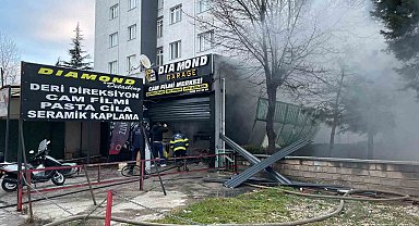 Eskişehir'de araç aksesuarı satan dükkanda yangın