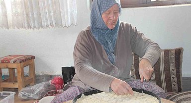 Ev hanımları bu kooperatifte toplanarak ev ekonomisine yardımcı oluyor