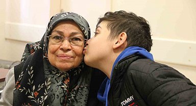 Evden uzak 2 yıllık lösemi tedavisinde torununun yanından ayrılmayan anneanne mutlu sona ulaştı