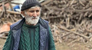 Evinden kamyonlar dolusu çöp çıkarılan 76 yaşındaki adam, çatıdan düşerek hayatını kaybetti