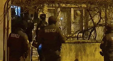 Evine pencereden giren genç, hırsız sanılarak paniğine neden oldu