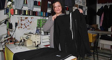 Fabrikaların atık kumaşlarını satın alıp, 20 dakikada kıyafet üretiyor
