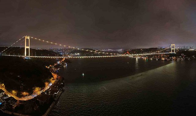 Fatih Sultan Mehmet Köprüsü kanser hastası çocuklar için sarıya büründü