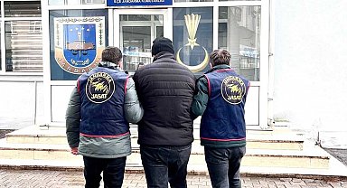 FETÖ üyeliğinden 6 yıl 3 ay hapis cezası bulunan 2 firari yakalandı