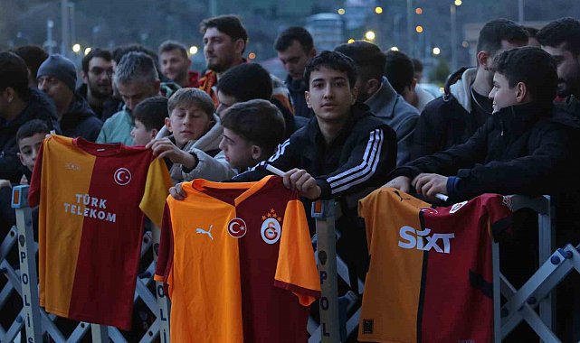 Galatasaray'a, Rize'de coşkulu karşılama