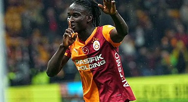 Galatasaray'da maç sonu üçlüsü Renato Nhaga'dan