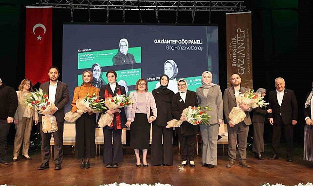 Gaziantep Büyükşehir'in ev sahipliğinde "Yeşil Otobüs" belgeselinin ilk gösterimi yapıldı