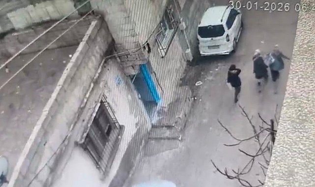 Gaziantep'te içerisinde 2,7 milyon TL bulunan kasanın çalınma anı kamerada