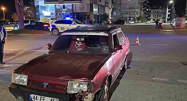 Gazipaşa'da motosiklet ile otomobil çarpıştı: 2 yaralı