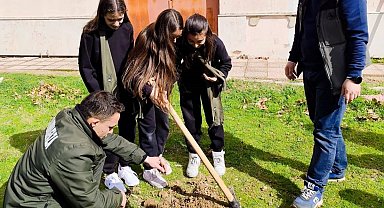 Gediz'de öğrencilerden doğaya anlamlı dokunuş