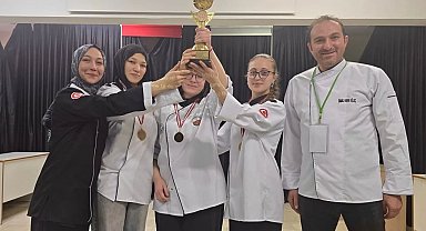 Gedizli kızlardan bölge birinciliği