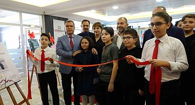 Genç yetenek Alya, ilk kişisel resim sergisini sanatseverlerle buluşturdu