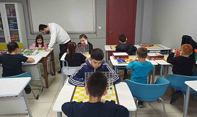 Gençlik merkezinde akıl ve zeka kursu ilgi görüyor