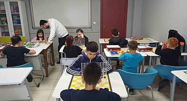 Gençlik merkezinde akıl ve zeka kursu ilgi görüyor