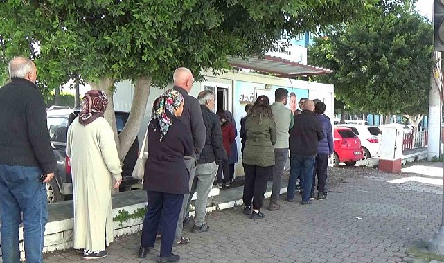 Gizemli hayırsever, Ramazan ayı boyunca günlük 6 bin ekmeği depremzede vatandaşlara ücretsiz dağıtacak