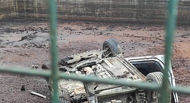 Gökçeada'da yoldan çıkan otomobil fabrikanın bahçesine uçtu: 4 yaralı