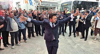 Görevi gözyaşlarıyla devraldı