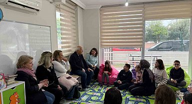 Görme engelliler için 3 yılda 200 kitap seslendirildi