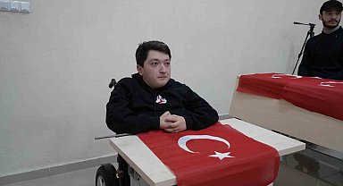 Gümüşhane Üniversitesi'nde ilk ders Türk Bayrağı'na ayrıldı