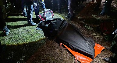 Gümüşhane'deki yangında bazı kısımları çöken binada yaşlı adamın cansız bedeni bulundu