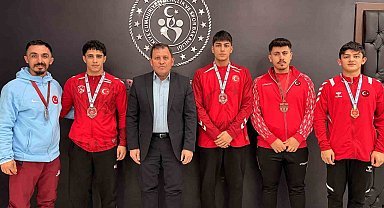 Güreş ve halter şampiyonlarından Kabakcı'ya ziyaret