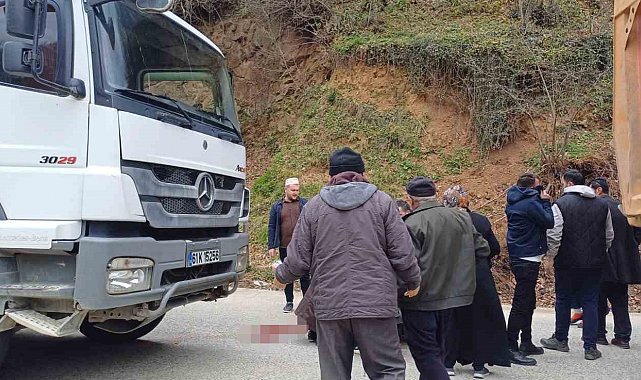 Hafriyat kamyonu cenaze törenine katılan kadına çarptı