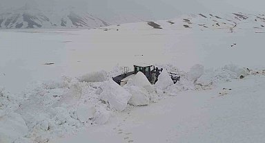 Hakkari'de 19 köy ve 38 mezra yolu ulaşıma açıldı
