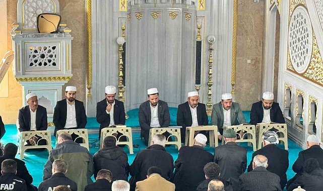 Hakkari'de deprem şehitleri dualarla anıldı