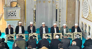 Hakkari'de deprem şehitleri dualarla anıldı