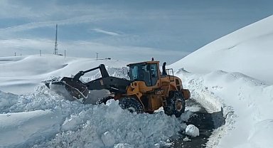Hakkari'de tüm köy yolları ulaşıma açıldı