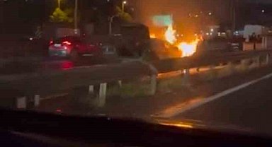 Haliç Köprüsü'nde yanan otomobili yoldan geçen su tankeri söndürdü