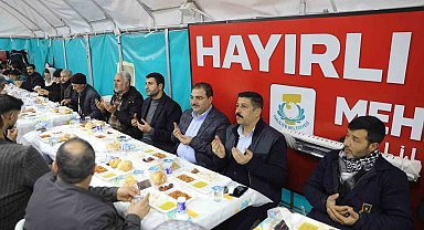 Haliliye'de kurulan iftar çadırında yüzlerce vatandaş aynı sofrada buluştu