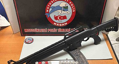 Halının içerisine gizlenmiş av tüfeği ele geçirildi