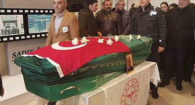 Hastasını muayene ettiği sırada kalp krizi geçirdi, hayatını kaybetti