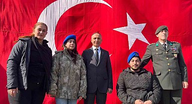 Hatay'da duygulandıran buluşma: Depremzede Beliz, 3 yıldır sakladığı emanetin sahibiyle bir araya geldi