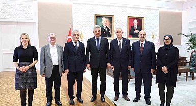 Hekimsen heyeti, Bakan Memişoğlu ile meslek kanunu ve malpraktis konusunu görüştü