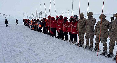 Hesarek Kayak Merkezi'nde gerçeğini aratmayan arama kurtarma tatbikatı