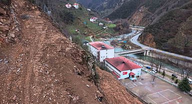 Heyelan tehdidine karşı okul koruma altına alındı