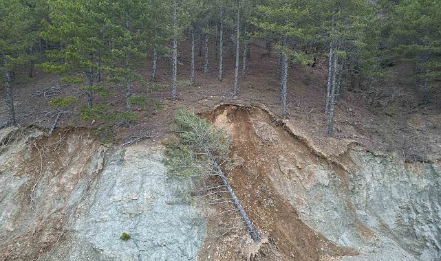 Heyelan yaşanan barajın çevresinde felaketin boyutu görüntülere yansıdı