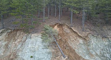 Heyelan yaşanan barajın çevresinde felaketin boyutu görüntülere yansıdı