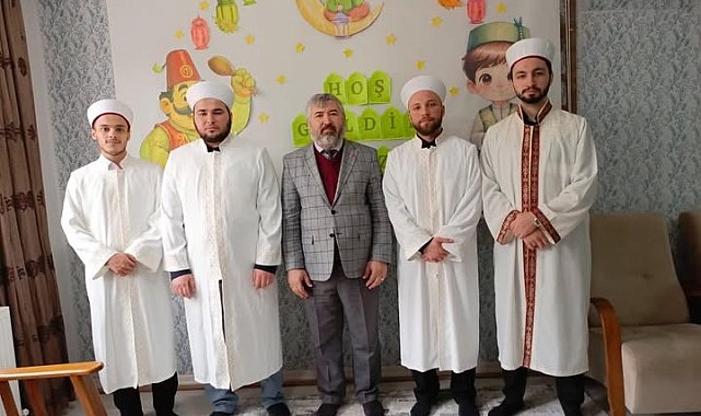 Hisarcık'ta 4 yeni din görevlisine cübbe ve sarık giydirildi