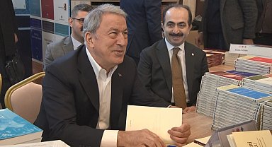 Hulusi Akar 'Külliye'de Ramazan Kitap Günleri'nde okurlarıyla buluştu