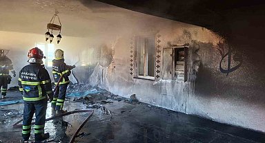 İbadete yeni açılan camide çıkan yangın söndürüldü