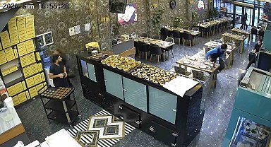 İftara saatler kala kebapçının tavanı çöktü, personel son anda kurtuldu